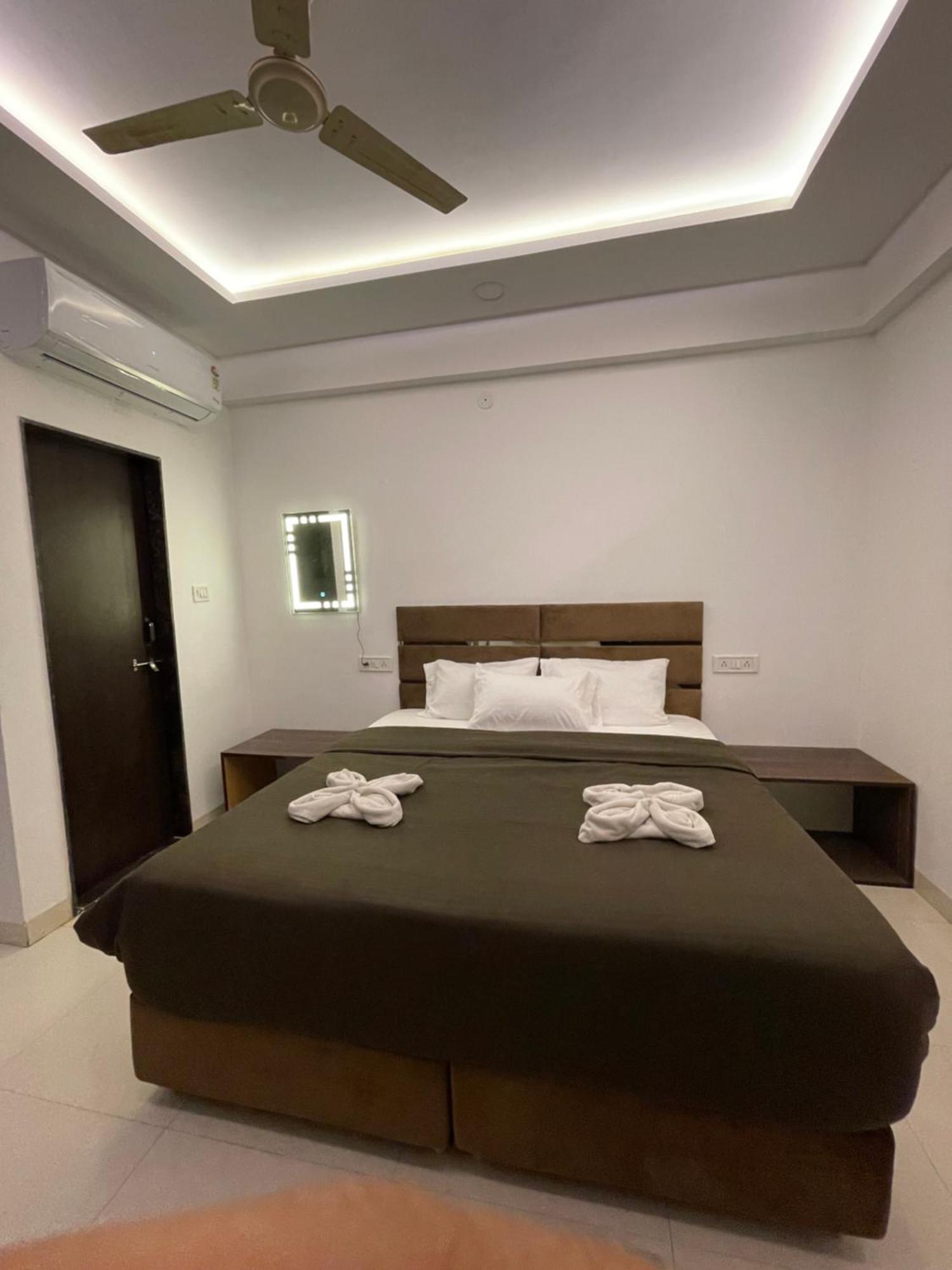 Hotel Kiwi Inn Vijaynagar Scheme 78 Indaur Exteriér fotografie