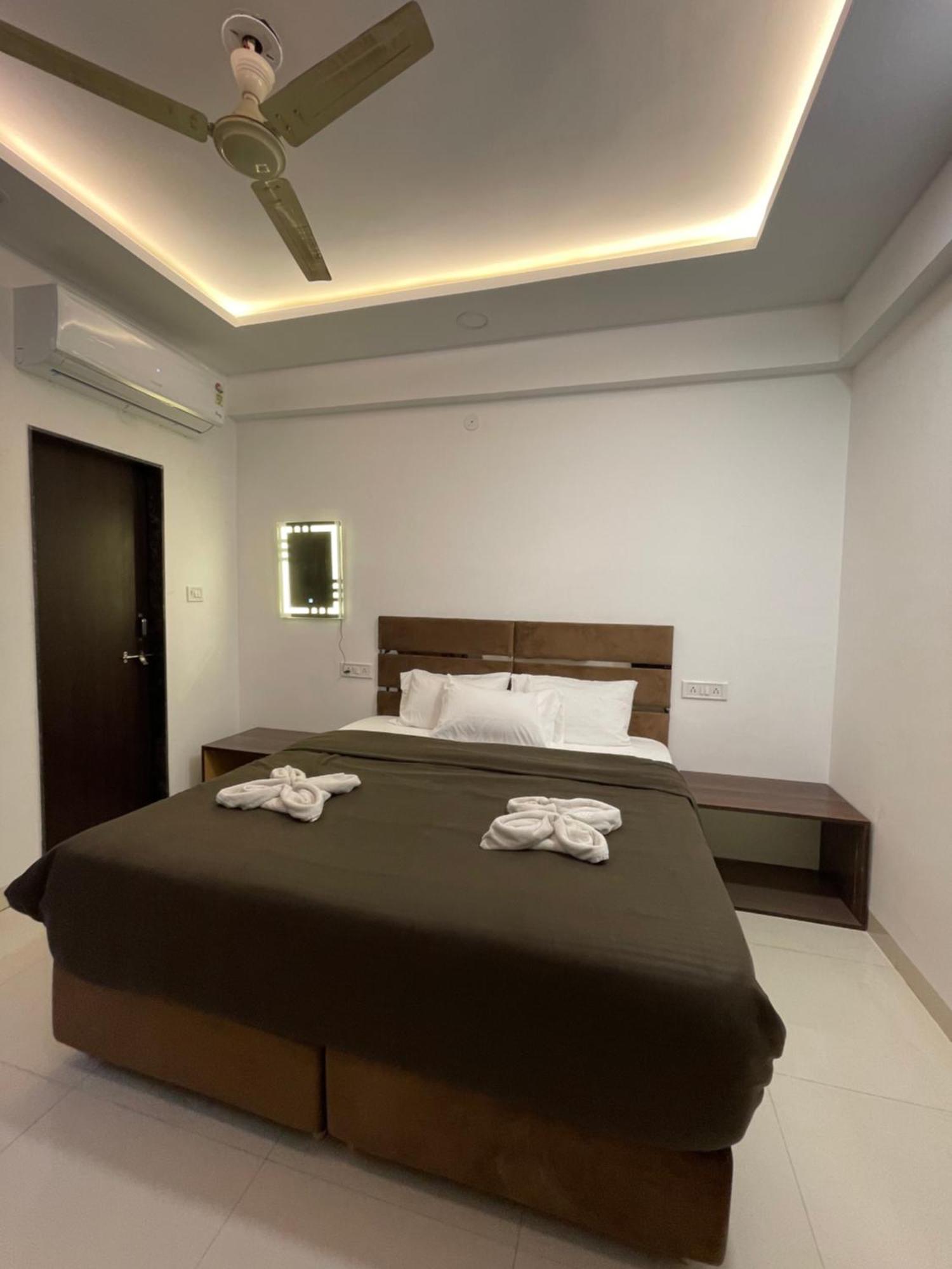 Hotel Kiwi Inn Vijaynagar Scheme 78 Indaur Exteriér fotografie