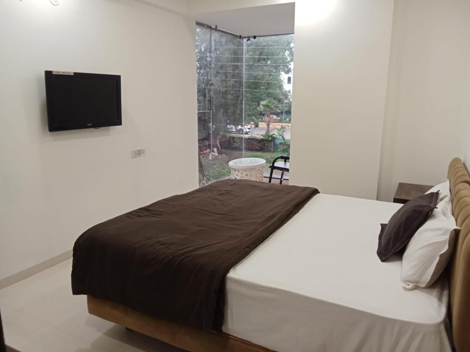 Hotel Kiwi Inn Vijaynagar Scheme 78 Indaur Exteriér fotografie