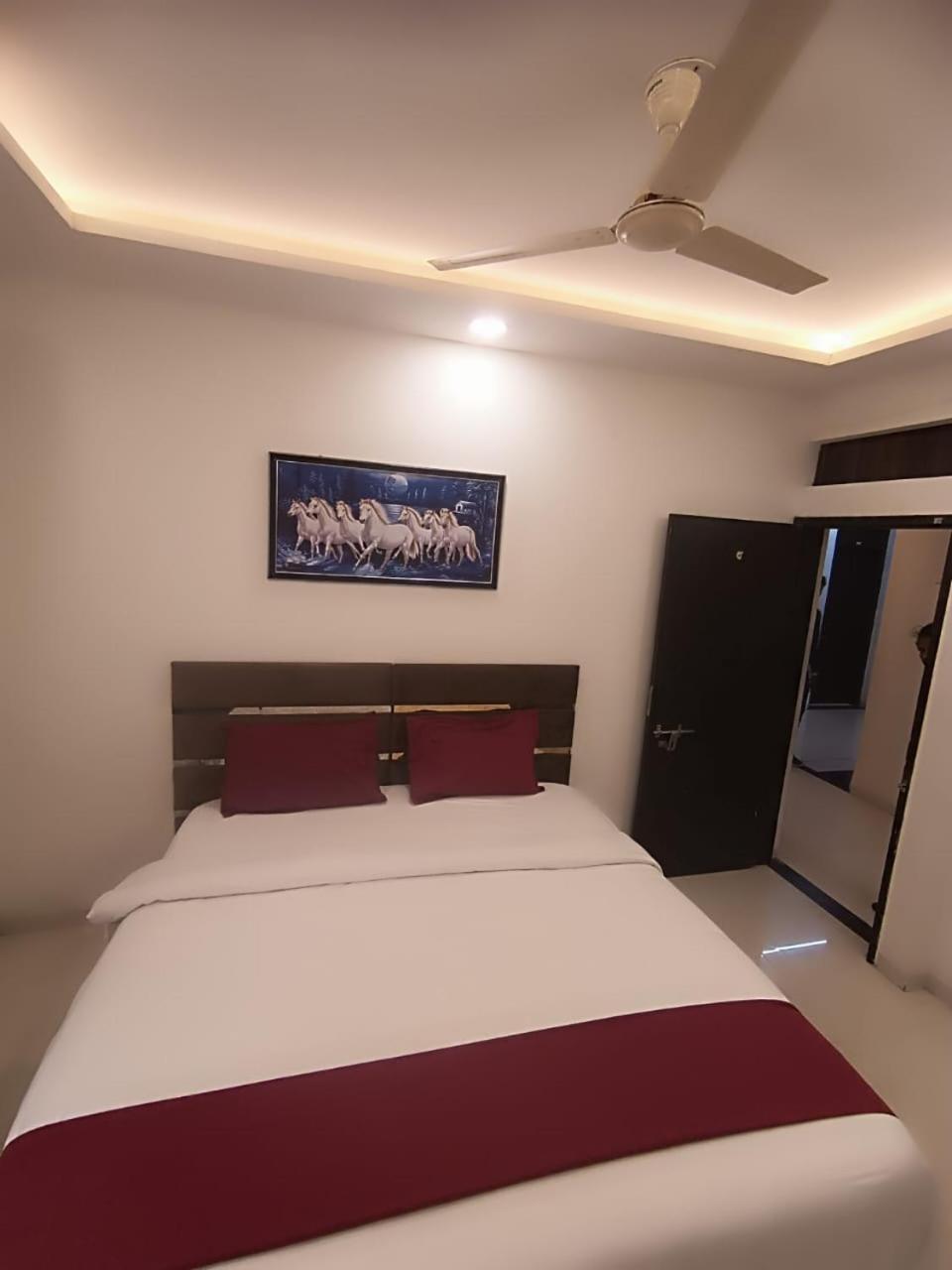Hotel Kiwi Inn Vijaynagar Scheme 78 Indaur Exteriér fotografie