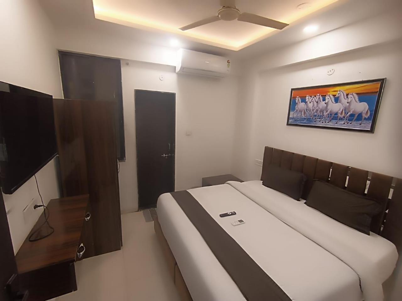 Hotel Kiwi Inn Vijaynagar Scheme 78 Indaur Exteriér fotografie