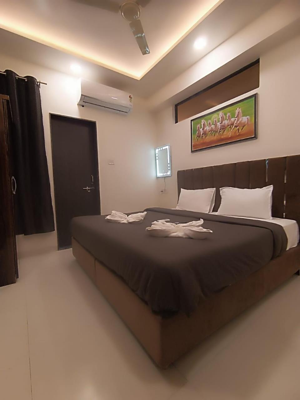 Hotel Kiwi Inn Vijaynagar Scheme 78 Indaur Exteriér fotografie